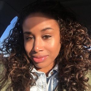 Meet your Posher, Jazmine